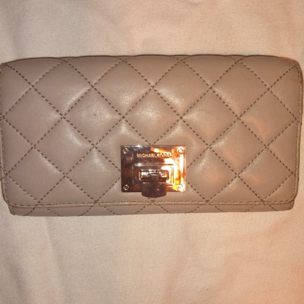 Grey Michael kors mini bag